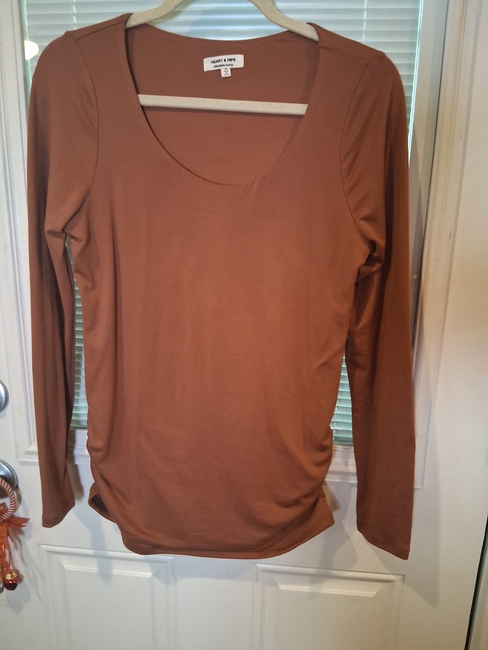 Sku34 Heart Hips Long Sleeve Scoop Neck Top - Rust Brown Size M Very Soft